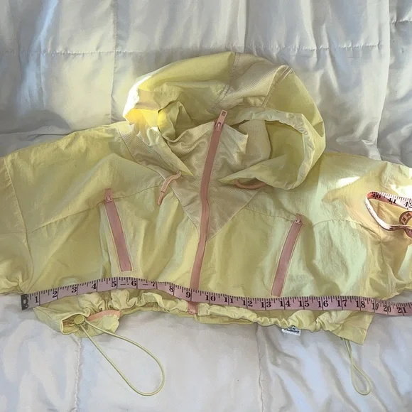 Zara Cropped Yellow Hooded Rain Jacket with Pink Accents size Large - Picture 9 of 12